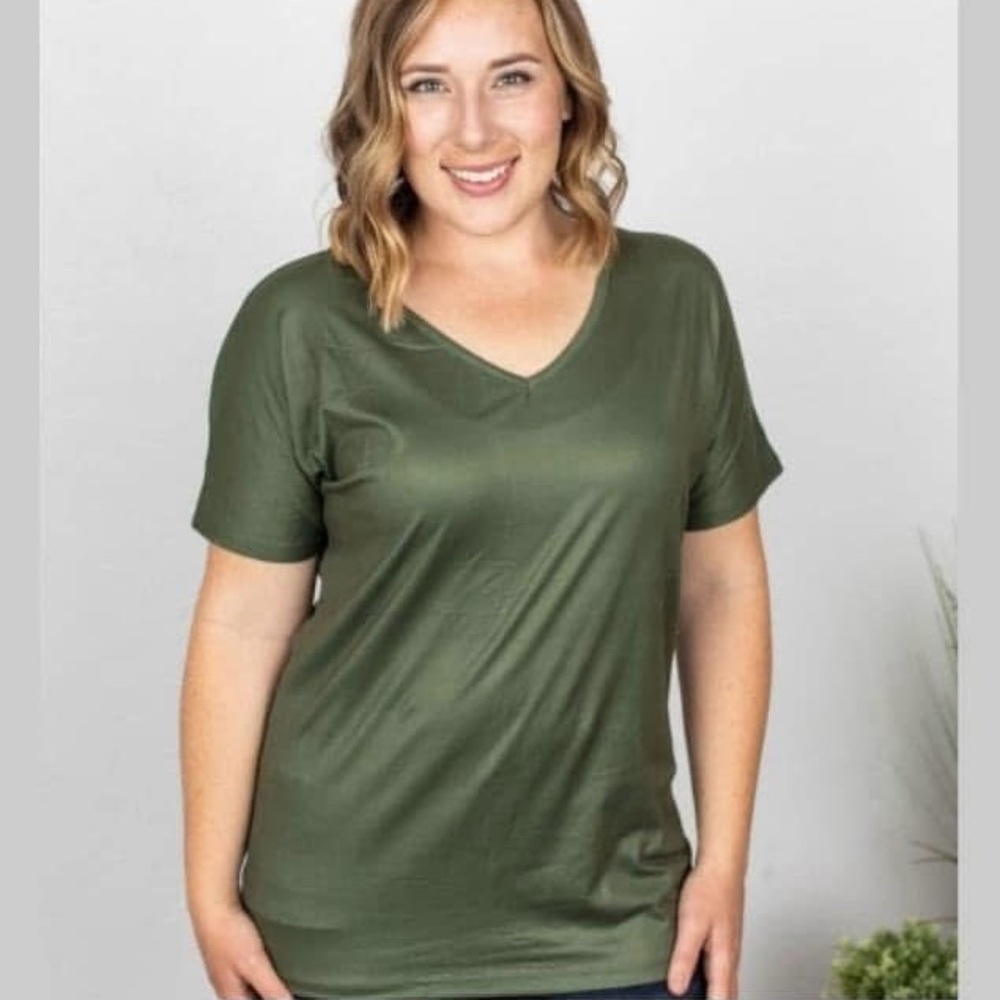 NWT Michelle Mae Olive Green Short Sleeve Tee size XS